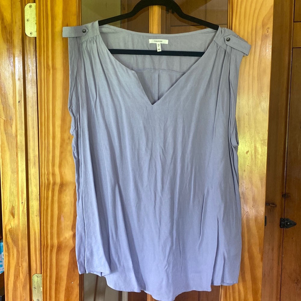 Adorable sleeveless top